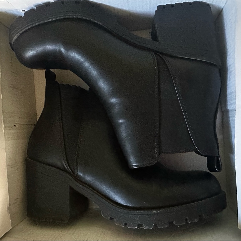 JustFab Black Lug-Sole Chunky Heel Chelsea Booties